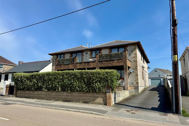 Thumbnail Flat to rent in Treloggan Road, Newquay