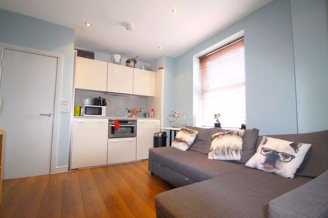 1 Bed Flat To Rent In Sealock Warehouse Burt Street Cardiff Bay