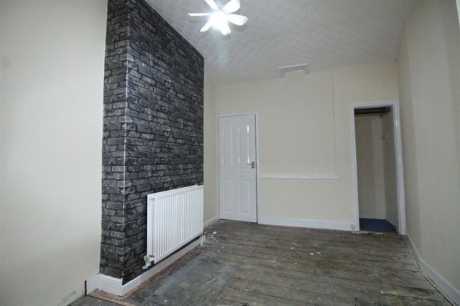 40, Commonside, Batley photo 5