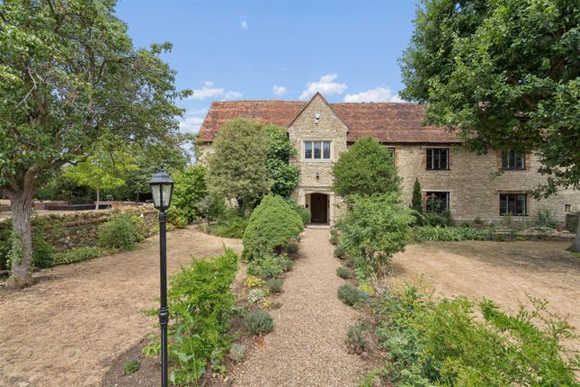 Little Loughton Manor, The Green, Loughton, Milton Keynes photo 4