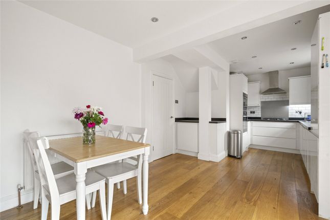 Tartar Road, Surrey photo 3
