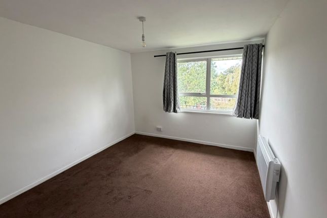 33 Lordswood Square, Birmingham photo 5
