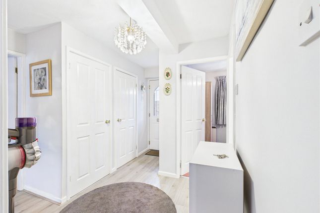 9, Coombe Park Court, Ellesmere Port photo 2