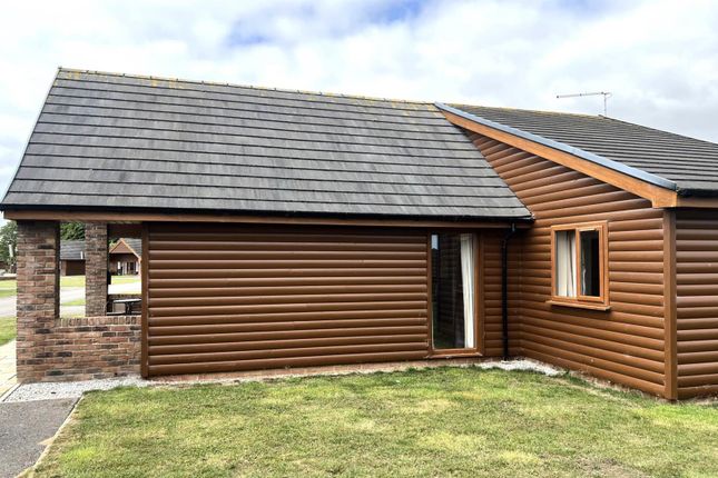 Lodge, Bespoke Lodge, Fitling, Burton Pidsea photo 3