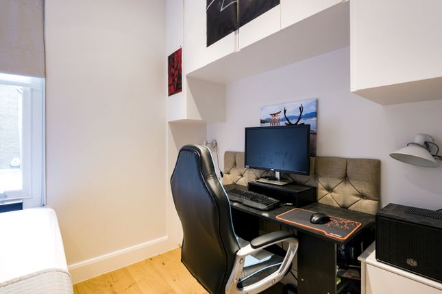 Studio to rent in Kenway Road, Earls Court, London
