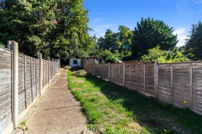 77 Primrose Hill, Kings Langley photo 4