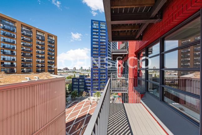 Flat 706 Defoe House 123, City Island Way, London photo 2
