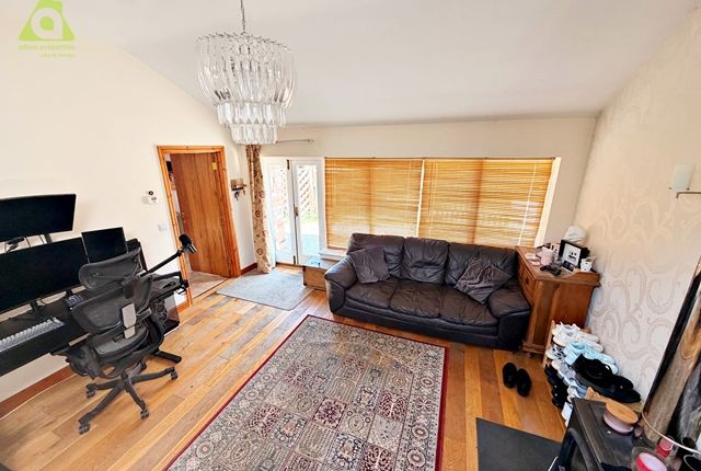 Gardeners Cottage, Milford Powys, Newton photo 3