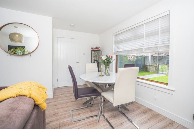 12, Smith Avenue, Cowdenbeath photo 4