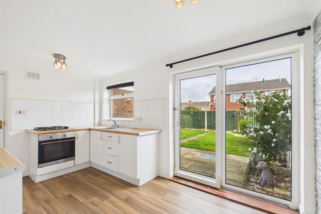 12, Troon Close, Stamford photo 4