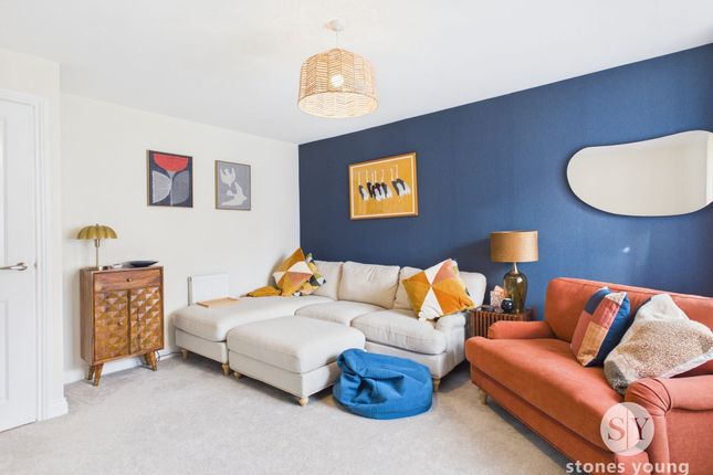 43 Brackenwood, Blackburn photo 2