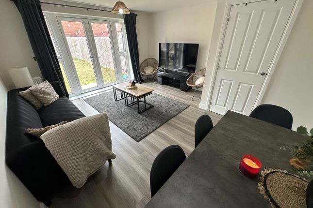 58, Box Crescent, Dunstable photo 2