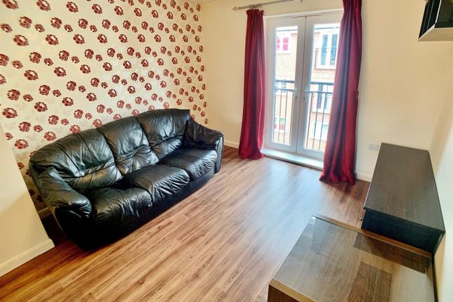 24, Poppleton Close, Coventry photo 2