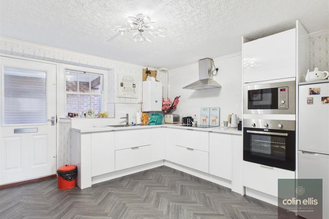 Scalby Road, Scarborough photo 4