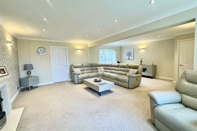 4, Whittle Drive, Oldham photo 3