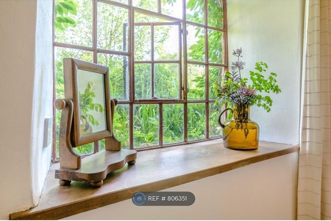 The Cottage, Downstairs