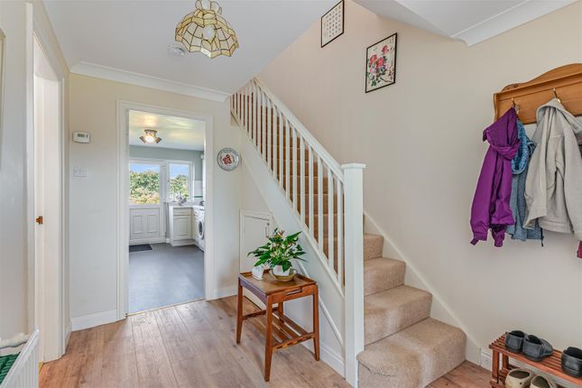 4, Gill Close, Addingham photo 2