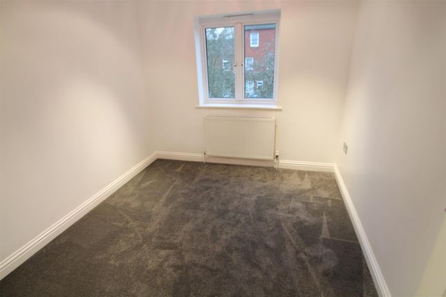 18 Pemberry Place, Clayburn Circle, Basildon photo 4