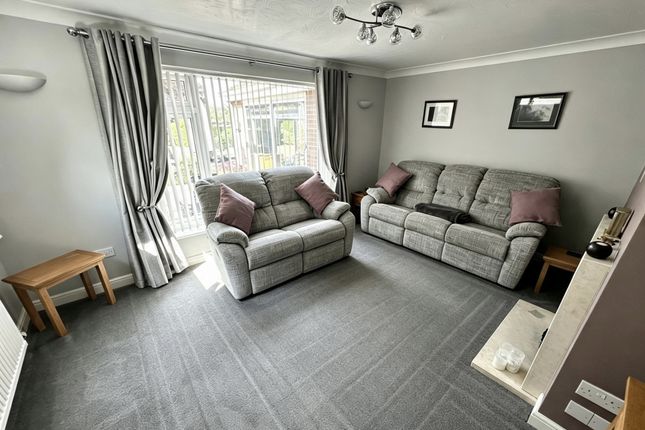 16, Hillgrove Ave, Yeovil photo 3