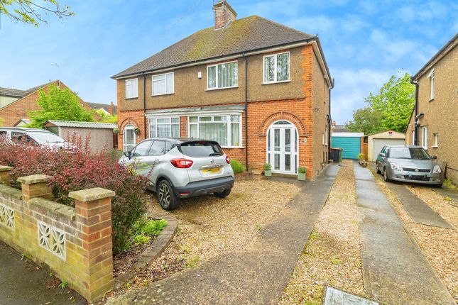 Thumbnail Semi-detached house for sale in Brooklands Avenue, Leighton Buzzard