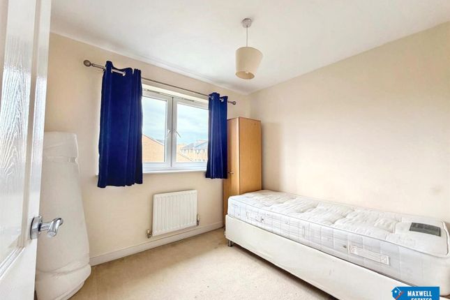 17, Cameron Crescent, Edgware photo 4