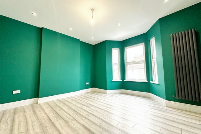 Temple Road, Hounslow photo 4