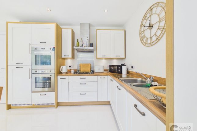 30, Foxglove Close, Newton Abbot photo 4
