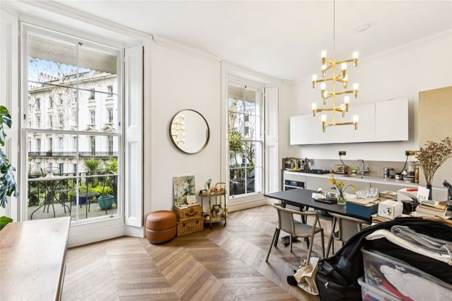 Flat C, 5, Porchester Square, London photo 2