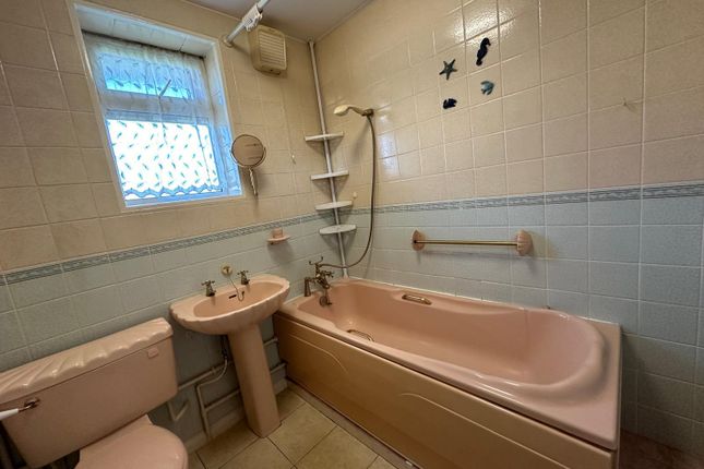 20 Pinkwell Lane, Hayes photo 4