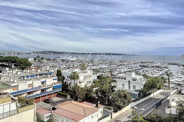 Apartment for sale in Golfe-Juan, 06220, France
