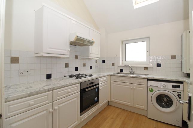 Flat to rent in Upper Kincraig Street, Roath, Cardiff CF24