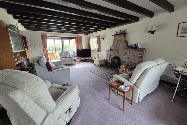 Oak House, St. Johns Road, Slimbridge photo 3