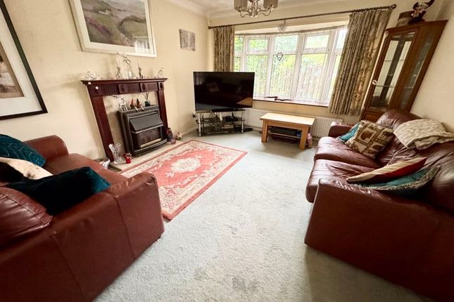 6, Montrose Court, Holmes Chapel photo 2