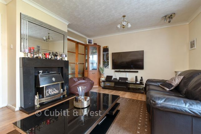 30, Petridge Road, Redhill photo 4
