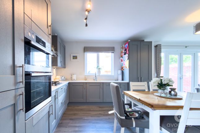 5 Sutton Road, Warfield, Berkshire photo 3