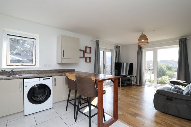 97 Rhodfa Crughywel, Cardiff photo 3
