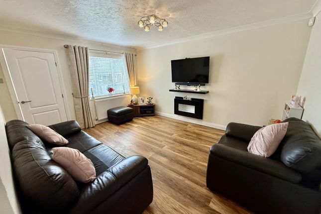 9, Fieldfare Road, Hartlepool photo 3
