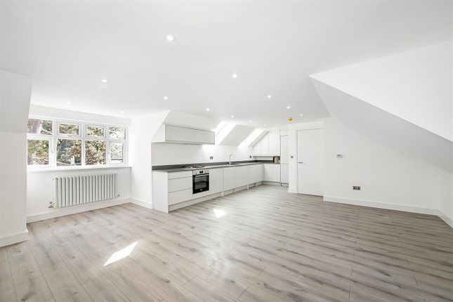 Woodcote Valley Road, Purley photo 4