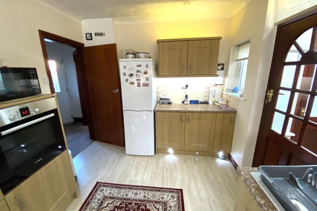 1, Linden Grove, Kidderminster photo 5