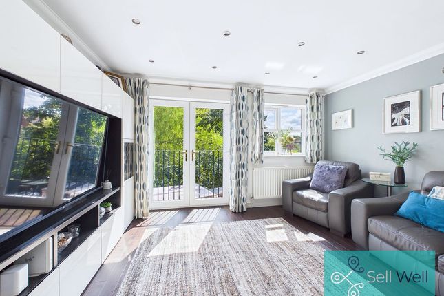 8, Warren Drive, Manchester photo 2