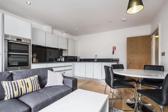 Flat 2, Lattice House, 20 Alie Street, London photo 2