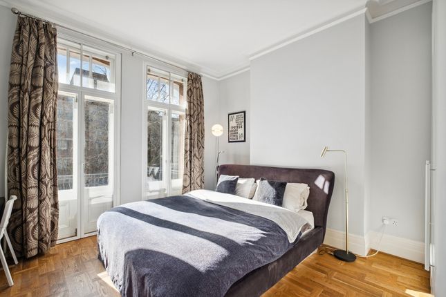 Flat for sale in Bloomburg Street, London