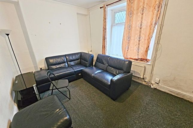 111, Queen Street, Pontypridd photo 2