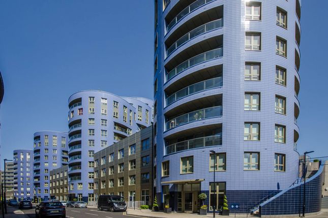 Thumbnail Flat to rent in Queensland Road, Arsenal, London