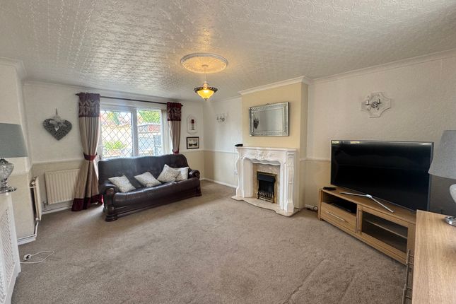 31, Mansfield photo 2