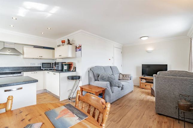12a Bay View, 70 Central Parade, Herne Bay photo 3