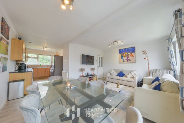Flat for sale in Chiltern Road, St. Albans