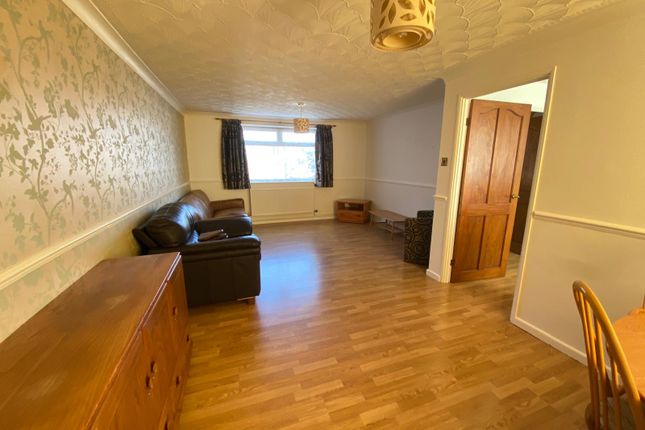 5, Garsington Walk, Leicester photo 4