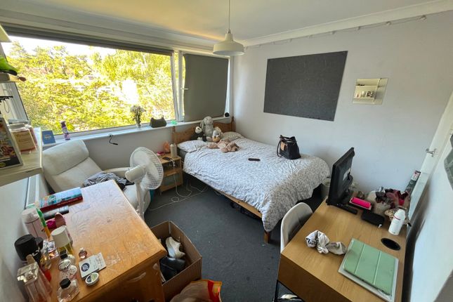 17, Sparkford Close, Hampshire, England photo 5