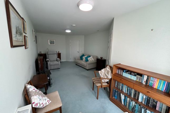 32 Adlington House, Abbey Road, Colwyn Bay photo 4